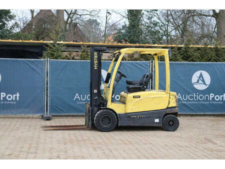 Carrelli elettrici 4 ruote 2018  Hyster J3.0XN (1)