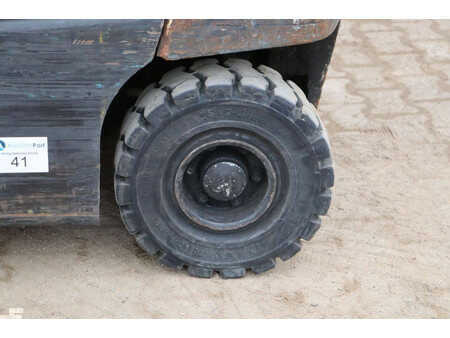 Carrelli elettrici 4 ruote 2018  Hyster J3.0XN (15)