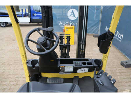 Carrelli elettrici 4 ruote 2018  Hyster J3.0XN (19)
