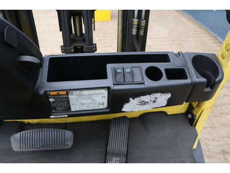 Carrelli elettrici 4 ruote 2018  Hyster J3.0XN (24)