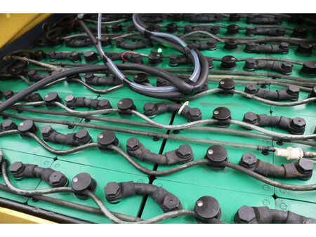 Carrelli elettrici 4 ruote 2018  Hyster J3.0XN (30)