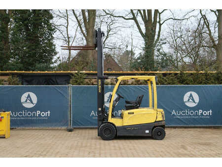 Carrelli elettrici 4 ruote 2018  Hyster J3.0XN (32)