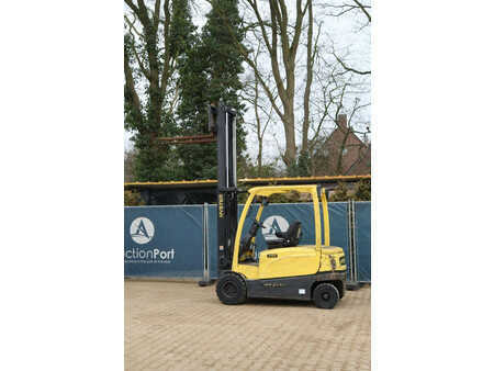 Carrelli elettrici 4 ruote 2018  Hyster J3.0XN (33)