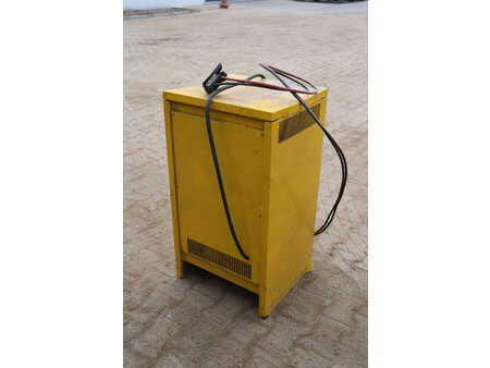 Carrelli elettrici 4 ruote 2018  Hyster J3.0XN (38)