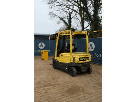 Carrelli elettrici 4 ruote 2018  Hyster J3.0XN (4)