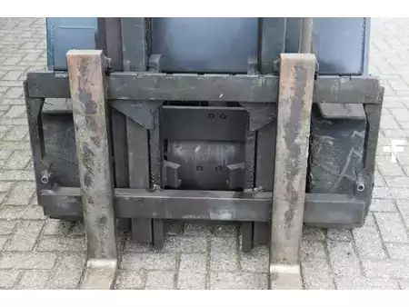 Elektrisk- 4 hjul 2002  Still R 60-30 (12)