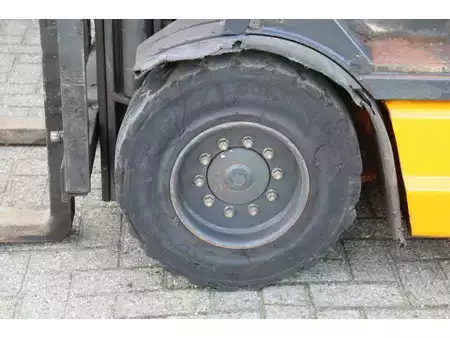 Elektrisk- 4 hjul 2002  Still R 60-30 (15)