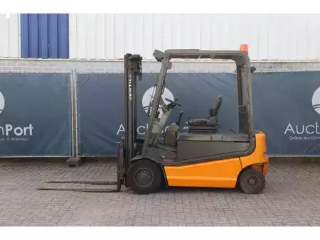 Elektrisk- 4 hjul 2002  Still R 60-30 (2)