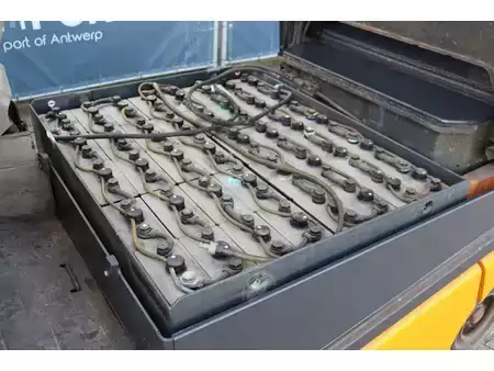 Elektrisk- 4 hjul 2002  Still R 60-30 (28)