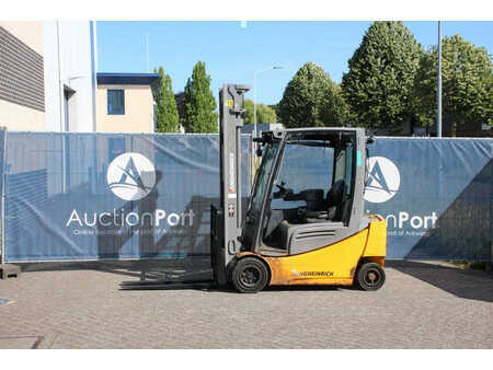Elektro 4 Rad 2019  Jungheinrich EFG 320 (1)