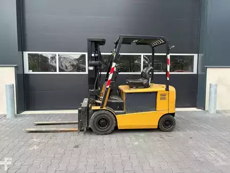 Elektro 4 Rad 1997  CAT Lift Trucks EP25K (2)