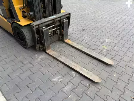 Elektro 4 Rad 1997  CAT Lift Trucks EP25K (5)
