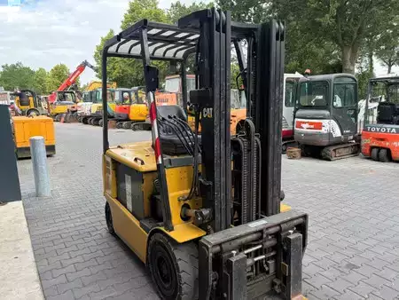 Elektro 4 Rad 1997  CAT Lift Trucks EP25K (6)