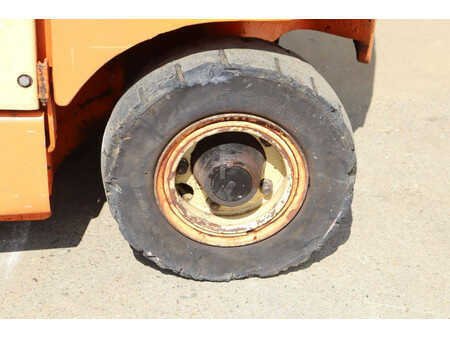 LPG heftrucks 1991  Lugli 305 G (13)