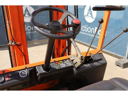 LPG heftrucks 1991  Lugli 305 G (26)