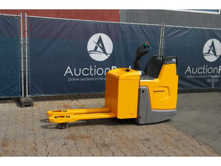 Electric Pallet Trucks 2005  Jungheinrich EJC 110 (2)