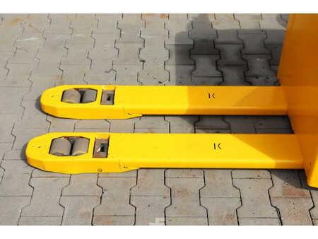 Electric Pallet Trucks 2005  Jungheinrich EJC 110 (8)