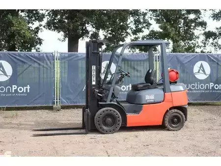 Gas truck 2003  Toyota 42-7FGF25 (1)