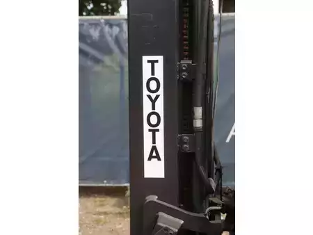 Gas truck 2003  Toyota 42-7FGF25 (13)
