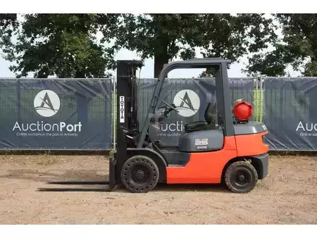 Gas truck 2003  Toyota 42-7FGF25 (2)