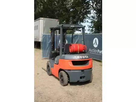 Gas truck 2003  Toyota 42-7FGF25 (4)