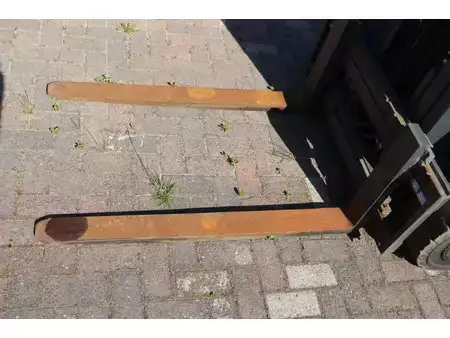 Nestekaasutrukki 2018  Linde H25T-02 (11)
