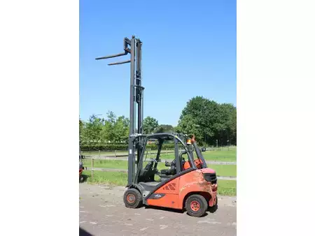 Nestekaasutrukki 2018  Linde H25T-02 (37)