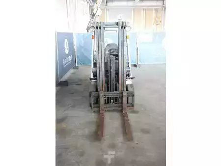 Carrelli elevatori GPL 2014  Nissan U1D2A25LQ (7)
