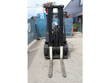 Carrelli elevatori diesel 1996  Yale GDP30TP (8)