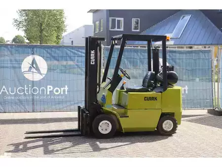 LPG heftrucks 1994  Clark GPM-20S (1)