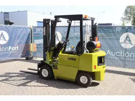 LPG heftrucks 1994  Clark GPM-20S (3)