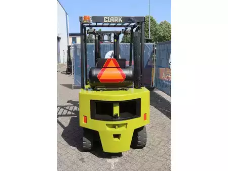 LPG heftrucks 1994  Clark GPM-20S (5)