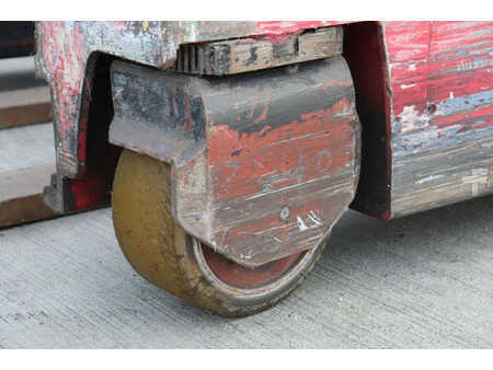 Chariots à mât rétractable - Nichiyu FBROAW20 (11)