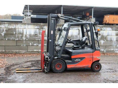 Sähkö - 4 pyör - Linde E25 (1)