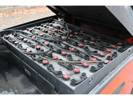 Sähkö - 4 pyör - Linde E25 (33)