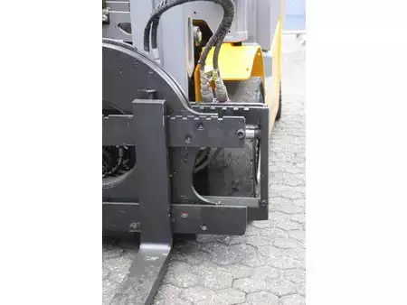 Empilhador a gás - Jungheinrich TFG 425 (11)