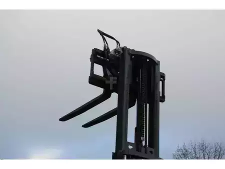 Empilhador a gás - Jungheinrich TFG 425 (30)