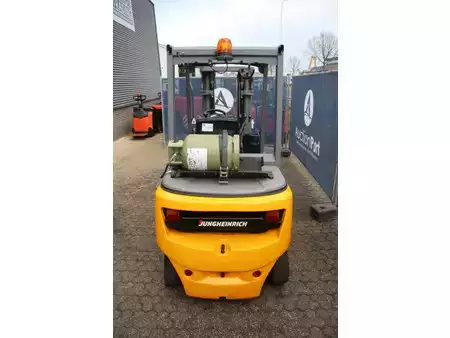 Empilhador a gás - Jungheinrich TFG 425 (4)