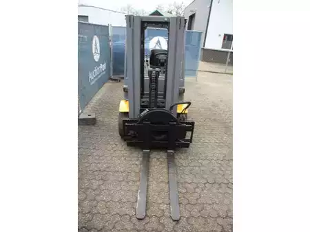 Empilhador a gás - Jungheinrich TFG 425 (7)