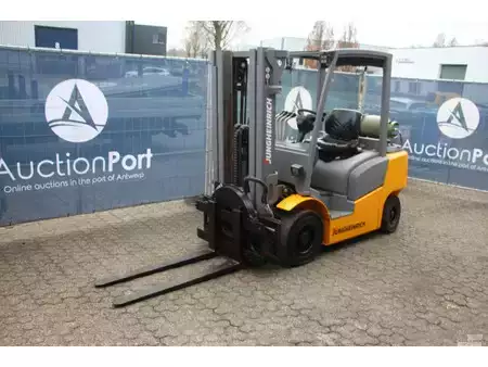 Empilhador a gás - Jungheinrich TFG 425 (8)