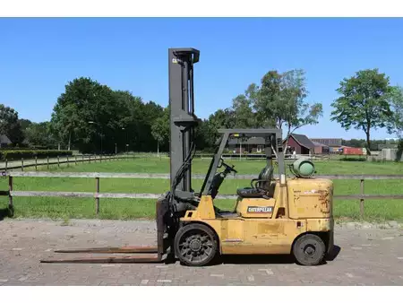 Chariots élévateurs diesel - [div]  (2)
