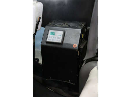 Eléctrico - 4 rodas 2015  Crown FC4525-2.0 (23)