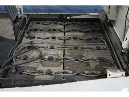 Eléctrico - 4 rodas 2015  Crown FC4525-2.0 (31)