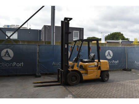 Diesel Forklifts 1997  CAT DP30 (1)