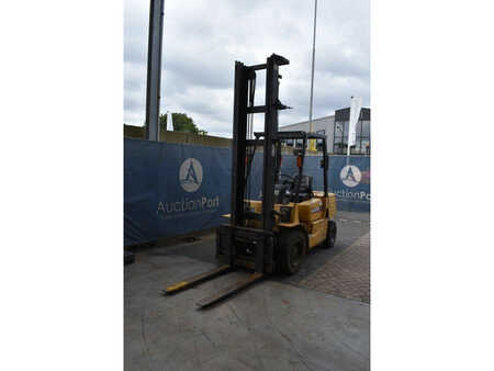 Diesel Forklifts 1997  CAT DP30 (9)