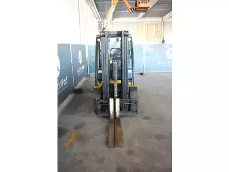 LPG heftrucks 2017  Yale GLP25VX (7)