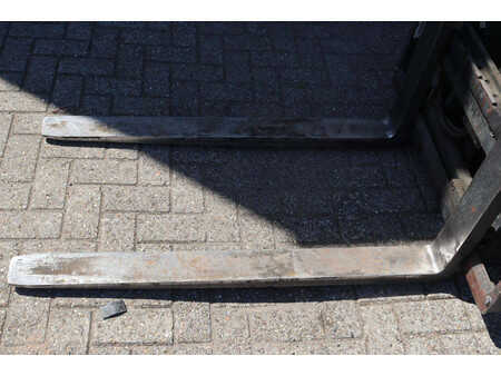 Elektryczne 4-kołowe 2020  Linde E16L-02 (11)