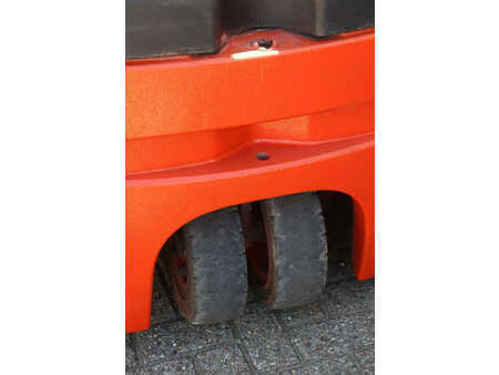 Elektryczne 4-kołowe 2020  Linde E16L-02 (19)