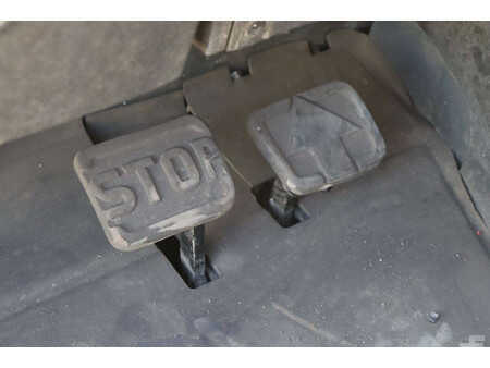 Elektryczne 4-kołowe 2020  Linde E16L-02 (24)