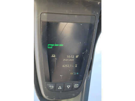 Elektryczne 4-kołowe 2020  Linde E16L-02 (27)